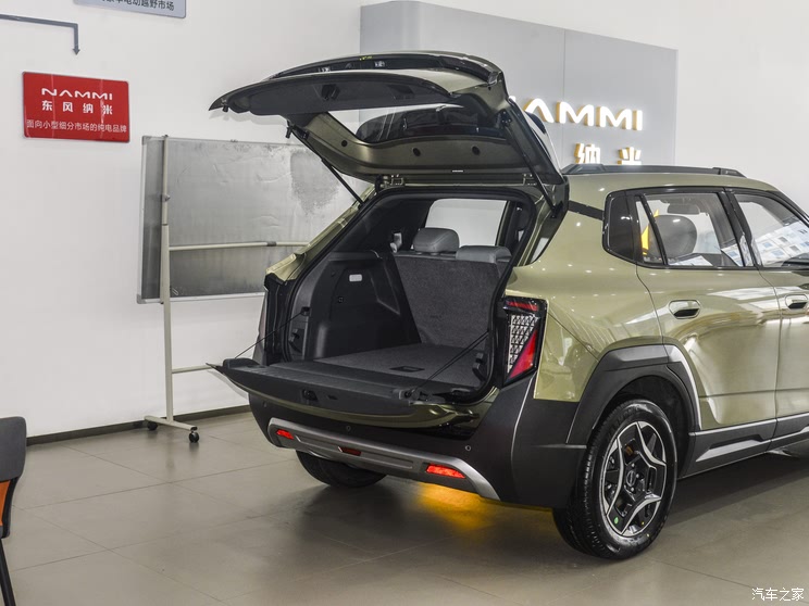 同级独有“天地门”设计 限时先享价7.99万起 东风纳米06正式上市