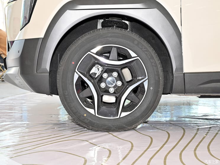 同级独有“天地门”设计 限时先享价7.99万起 东风纳米06正式上市