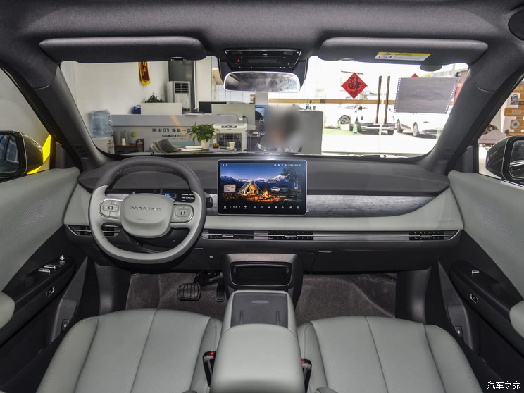 同级独有“天地门”设计 限时先享价7.99万起 东风纳米06正式上市