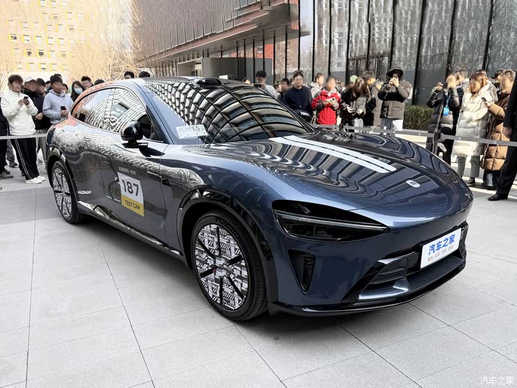 小米YU7正式首发 一文读懂为什么雷军说后来者总被嘲笑却总有机会