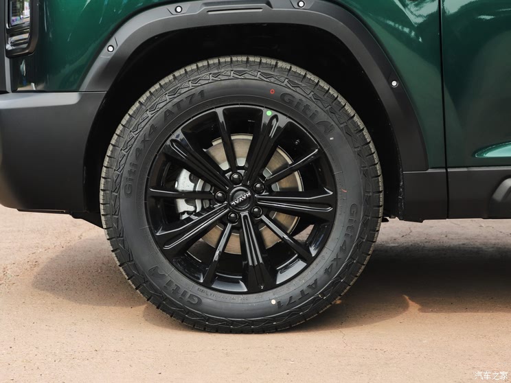 哈弗猛龙燃油版上市 换新价13.69万起 2.0T+9DCT带差速锁的方盒子