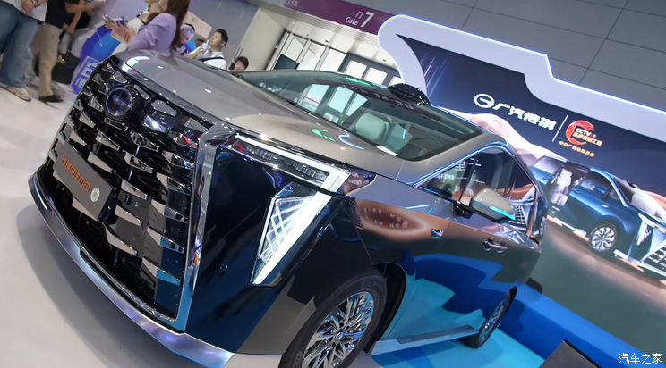 传祺向往M8乾��系列售35.99万起 配华为鸿蒙座舱+乾��智驾ADS 3.0