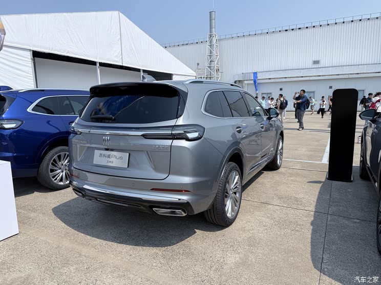 别克举办昂科威家族180万辆&君越130万辆下线仪式!