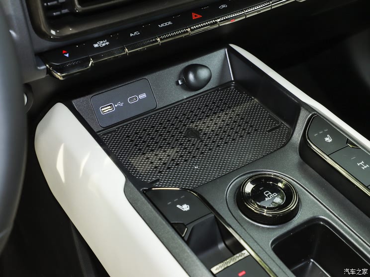 哈弗猛龙燃油版上市 换新价13.69万起 2.0T+9DCT带差速锁的方盒子