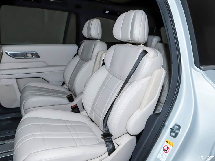 补贴后售价20.49-27.49万元 深蓝S09正式上市并开启交付