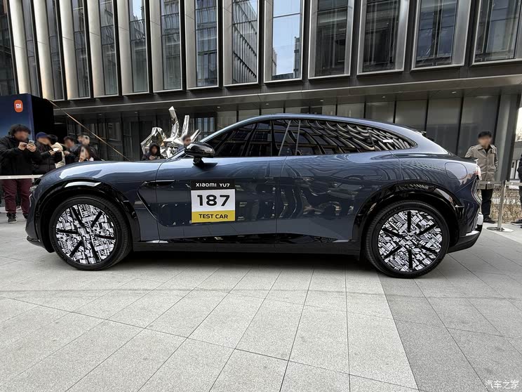 小米YU7正式首发 一文读懂为什么雷军说后来者总被嘲笑却总有机会