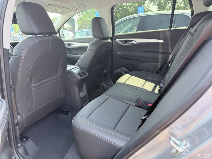 别克举办昂科威家族180万辆&君越130万辆下线仪式!