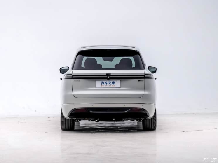 补贴后售价20.49-27.49万元 深蓝S09正式上市并开启交付