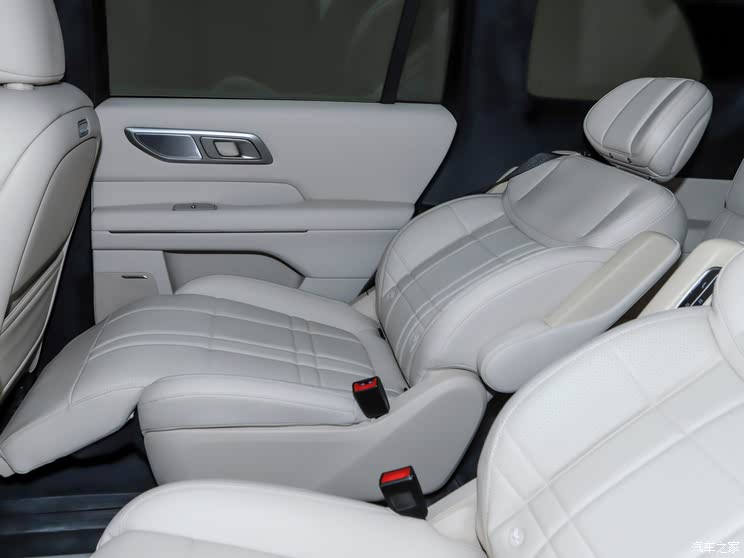 补贴后售价20.49-27.49万元 深蓝S09正式上市并开启交付