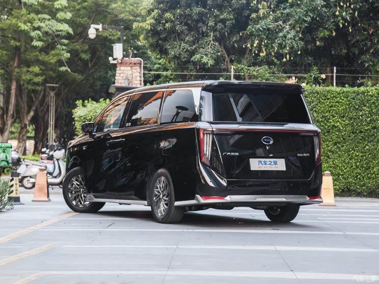 传祺向往M8乾��系列售35.99万起 配华为鸿蒙座舱+乾��智驾ADS 3.0