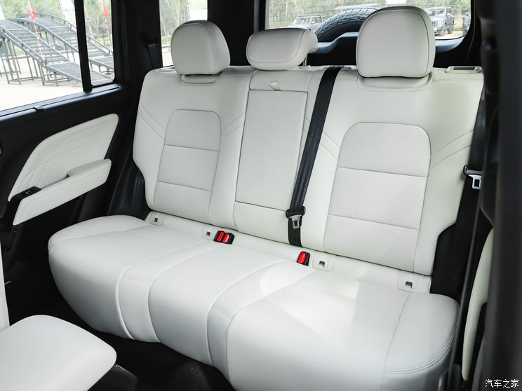 哈弗猛龙燃油版上市 换新价13.69万起 2.0T+9DCT带差速锁的方盒子