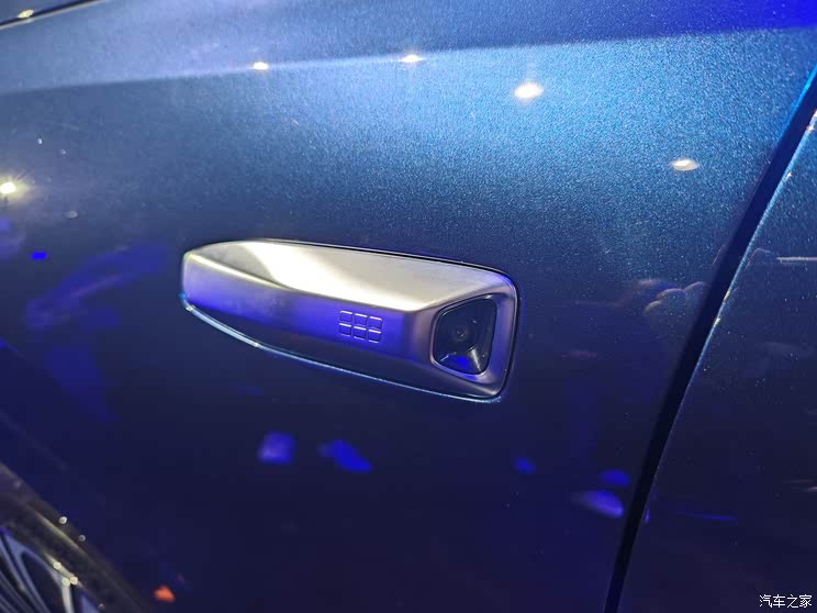 全新六座旗舰SUV 搭载千里浩瀚驾驶辅助 吉利银河M9全球首发