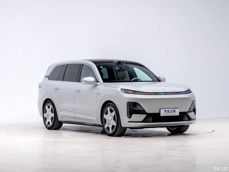 补贴后售价20.49-27.49万元 深蓝S09正式上市并开启交付