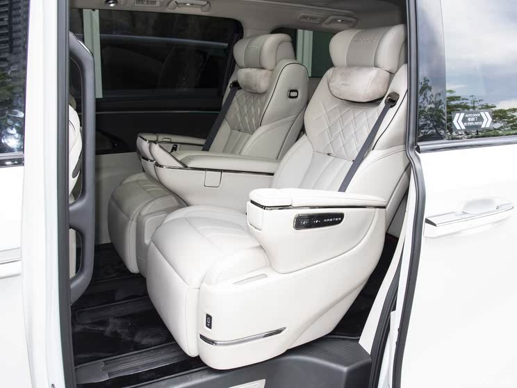 传祺向往M8乾��系列售35.99万起 配华为鸿蒙座舱+乾��智驾ADS 3.0