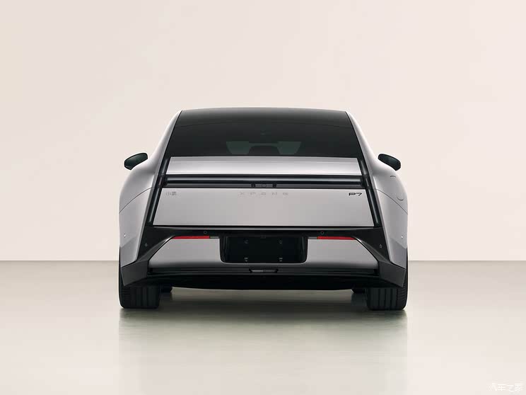 剪刀门/双电机四驱/595马力 三季度发布 全新小鹏P7申报图曝光