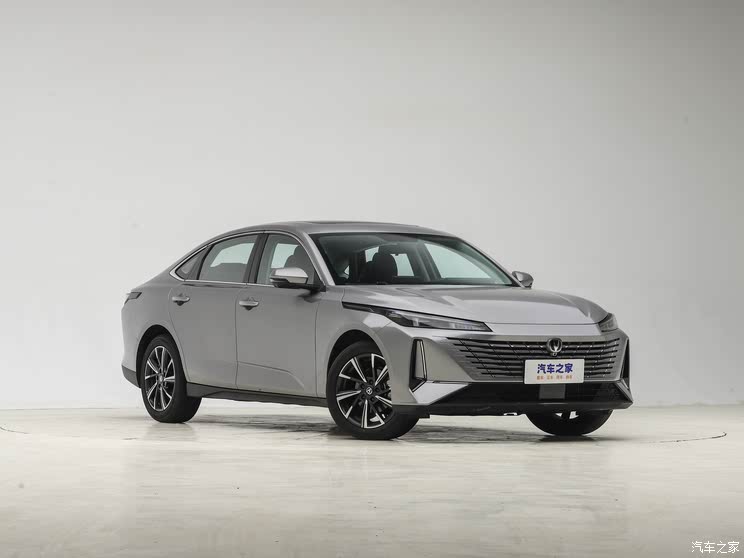 新款长安逸动申报图 加装电动扰流板 外观焕新秒变轿跑 燃油+插混