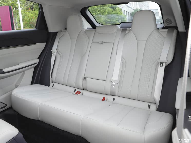 限时先享价售10.88万 神龙汽车全新品牌首款车型示界06正式上市